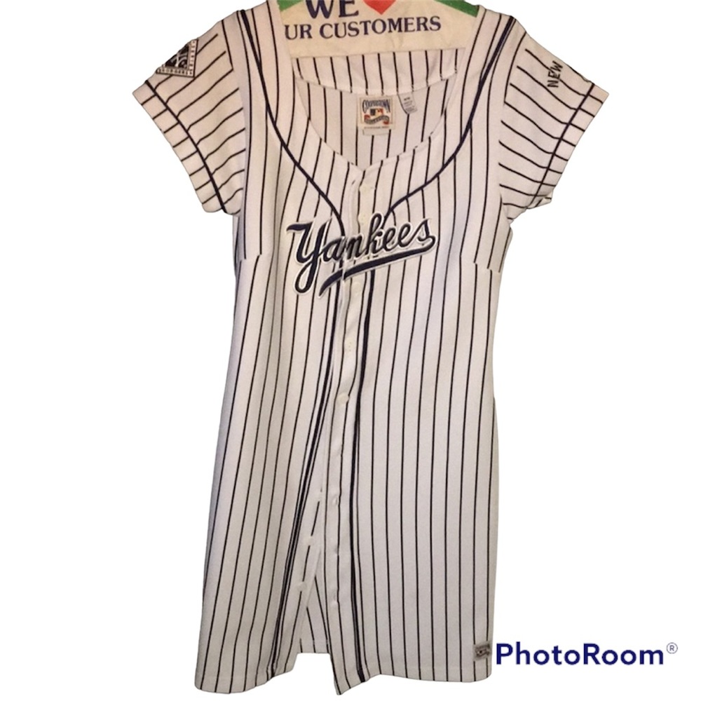 New York Yankees Jersey Dress size medium, but runs XS Great condition.